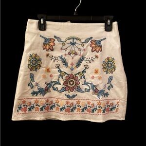 NWT Embroidered Floral Skirt Mini White Colorful Pattern Lined Side Zip WM SZ M